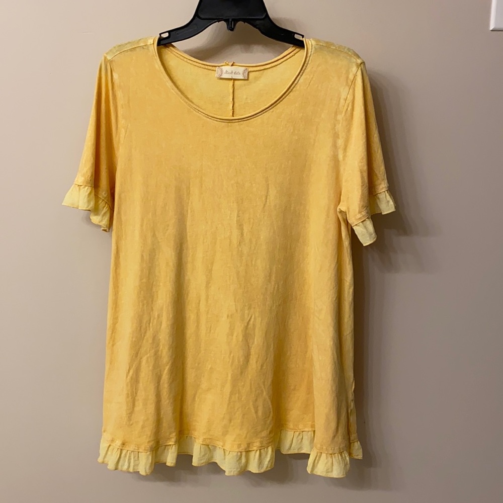 yellow altar’d state tee
